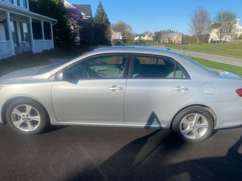 Used 2013 Toyota Corolla LE w/ Premium Complete Pkg image 4