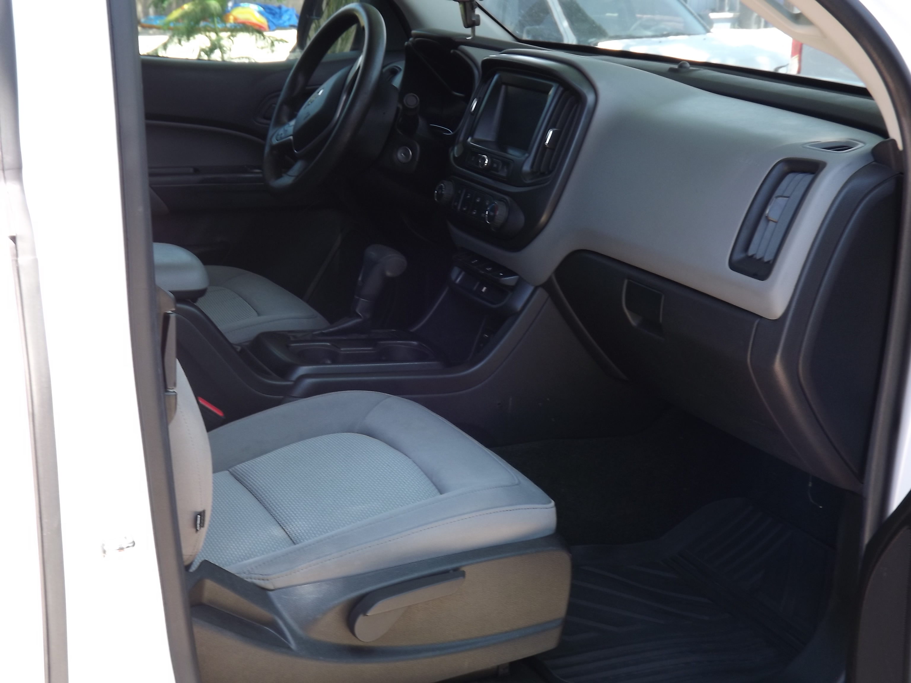 Used 2017 Chevrolet Colorado W/T w/ WT Convenience Package RWD image 14
