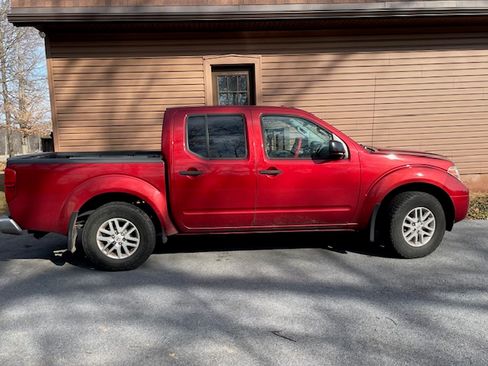 Used 2017 Nissan Frontier SV w/ SV Value Truck Package image 1