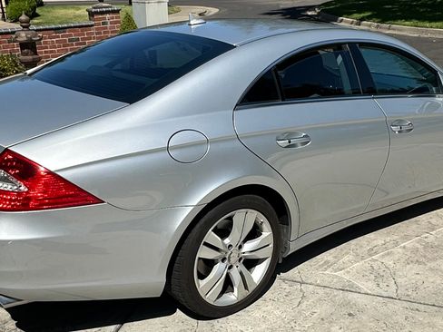 Used 2009 Mercedes-Benz CLS 550 image 5