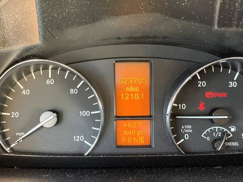 Used 2015 Mercedes-Benz Sprinter 2500 image 6