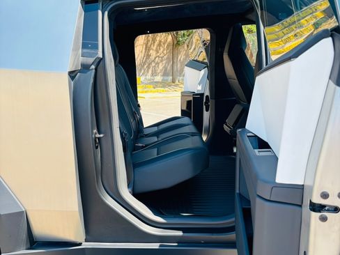 Used 2024 Tesla Cybertruck AWD Crew Cab image 25