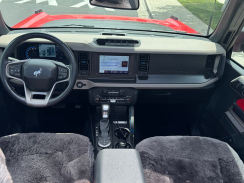 Used 2023 Ford Bronco Wildtrak AWD/4WD image 13
