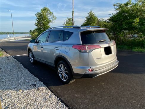 Used 2017 Toyota RAV4 Limited w/ Advanced Technology Package AWD/4WD image 8