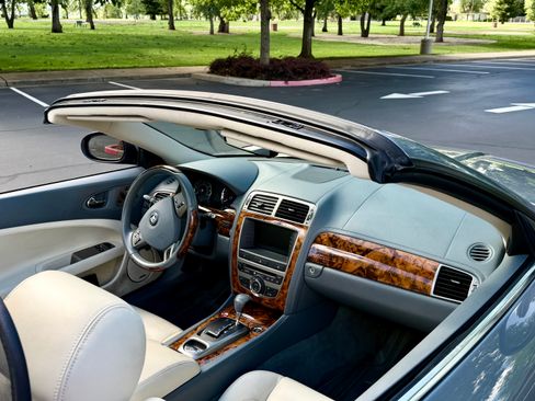 Used 2007 Jaguar XK Convertible image 16