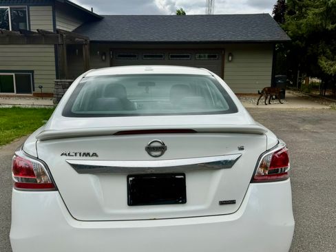 Used 2015 Nissan Altima 2.5 S w/ Special Edition Package FWD image 4