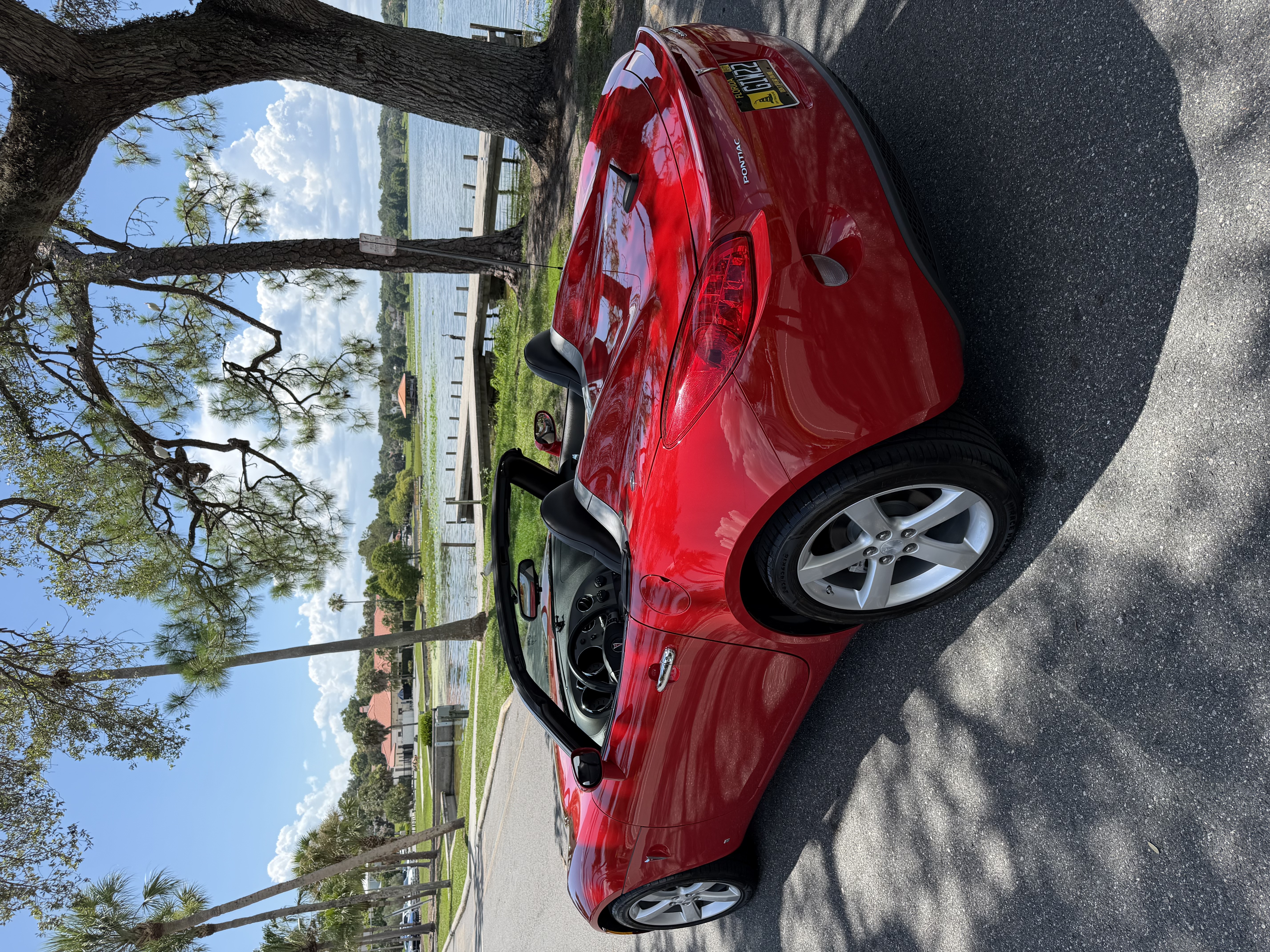 Used 2008 Pontiac Solstice Convertible w/ Premium Package RWD image 8