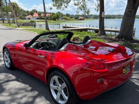 Used 2008 Pontiac Solstice Convertible w/ Premium Package RWD image 8