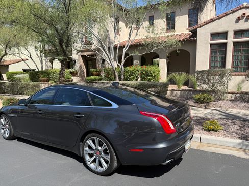 Used 2017 Jaguar XJ L Portfolio RWD image 2