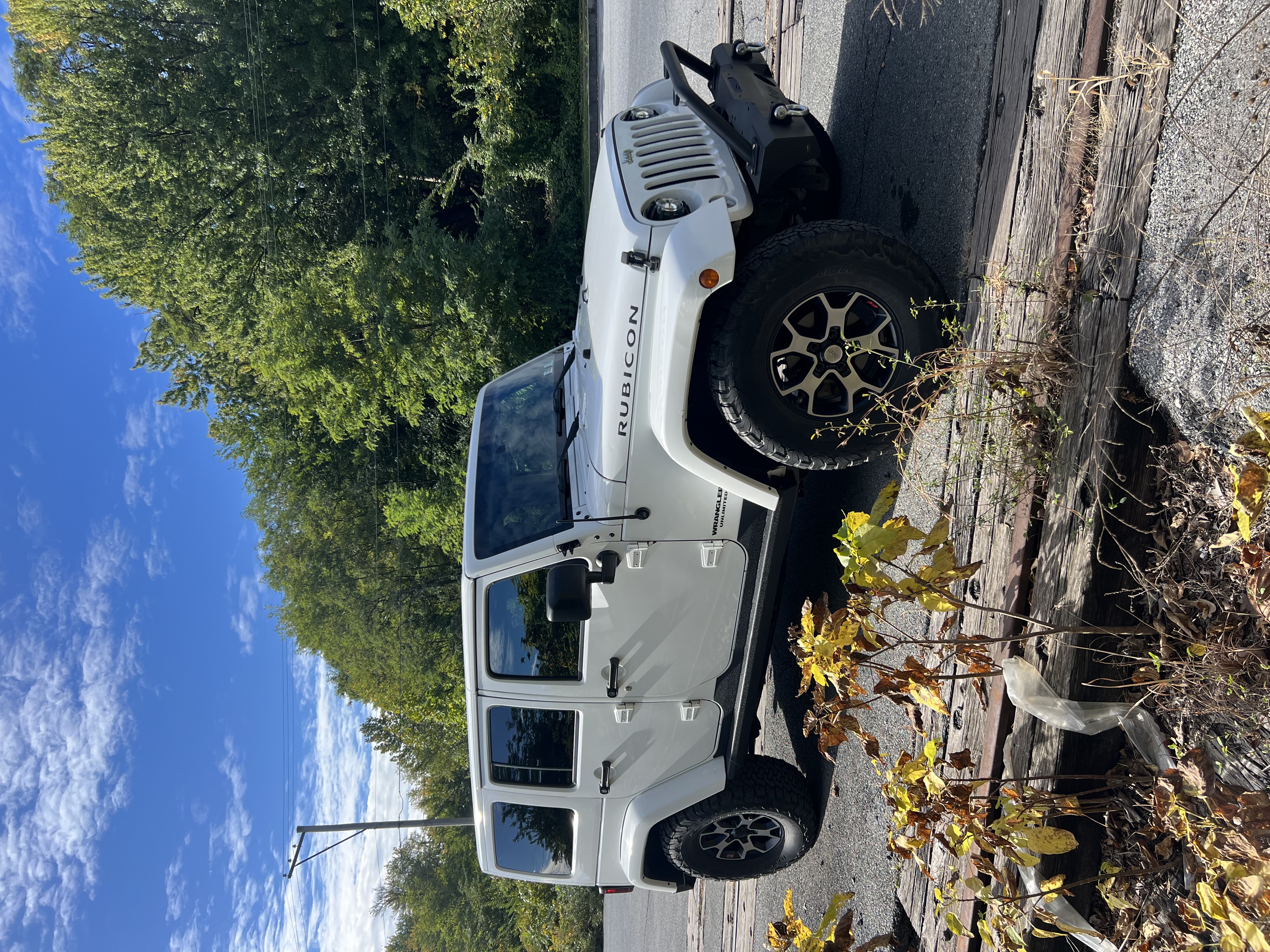Used 2014 Jeep Wrangler Unlimited Rubicon w/ Connectivity Group AWD/4WD image 5