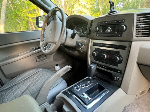 Used 2007 Jeep Grand Cherokee Laredo AWD/4WD image 11