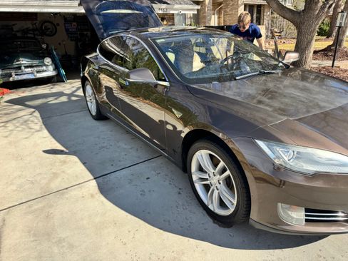 Used 2013 Tesla Model S image 4