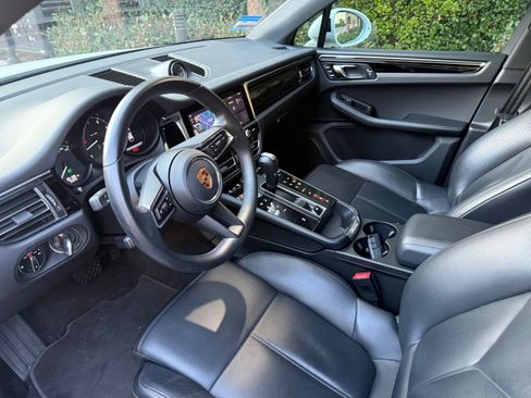 Used 2022 Porsche Macan image 12