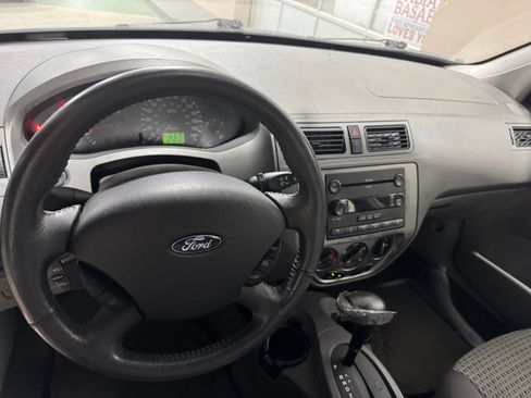 Used 2005 Ford Focus SE image 8