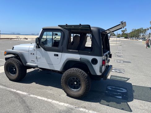 Used 2006 Jeep Wrangler X AWD/4WD image 13