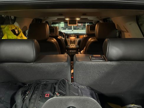 Used 2014 Cadillac Escalade Platinum AWD/4WD image 8