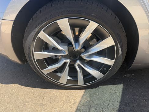 Used 2025 Tesla Model 3 Long Range AWD/4WD image 13