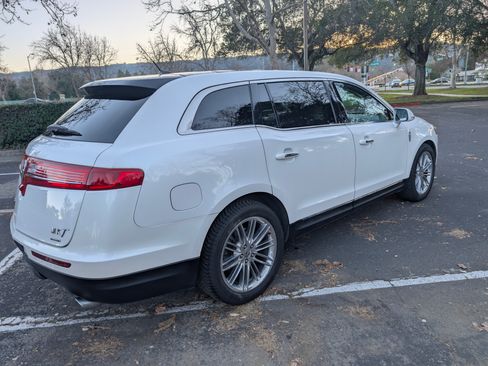 Used 2013 Lincoln MKT EcoBoost Sport Utility 4D image 5