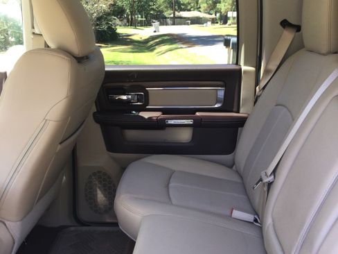 Used 2018 RAM 2500 Laramie image 9