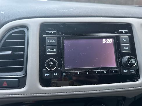 Used 2017 Honda HR-V LX image 14