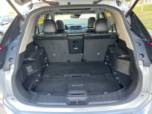 Used 2017 Nissan Rogue SL w/ SL Premium Package image 11