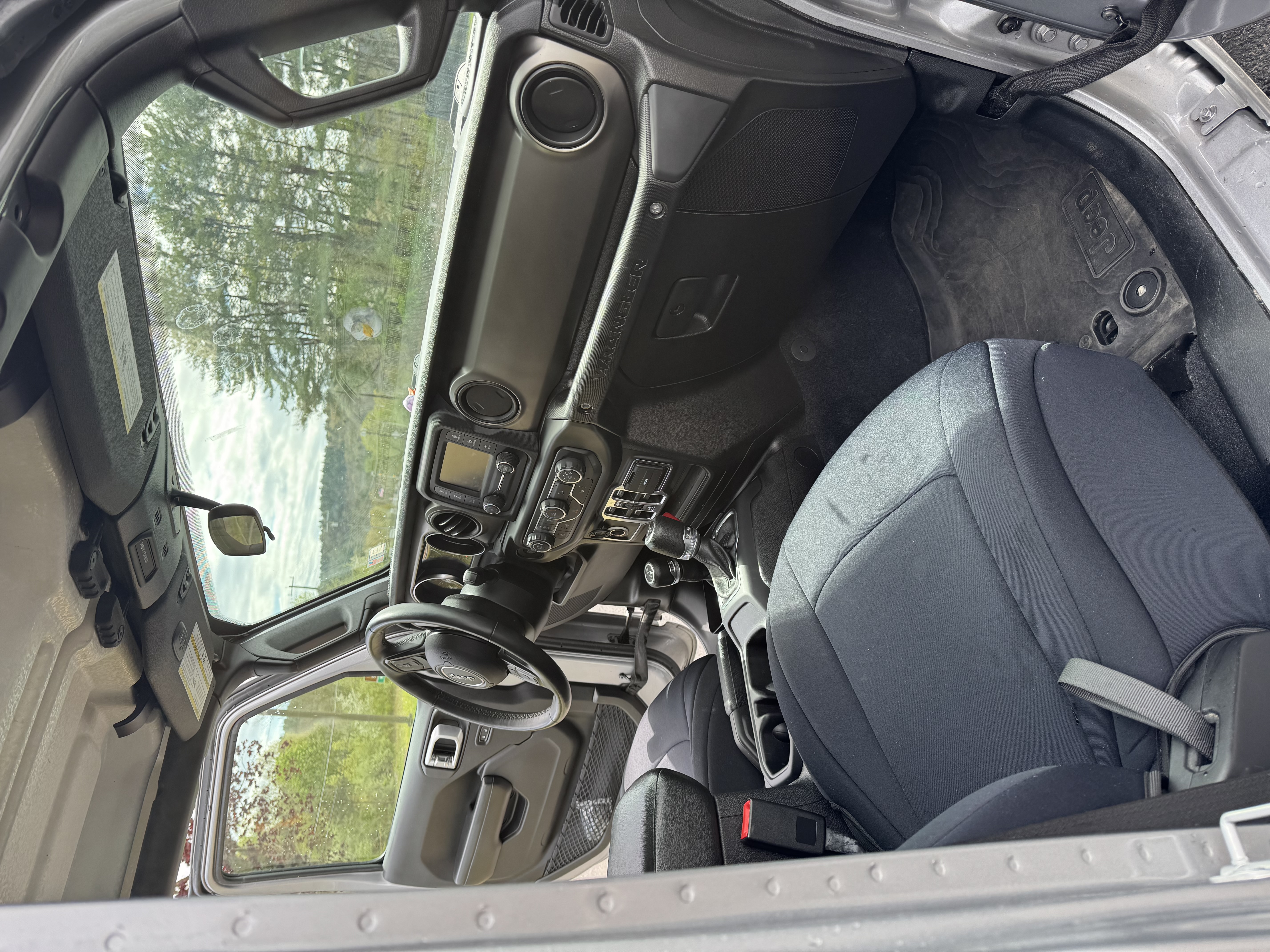 Used 2019 Jeep Wrangler Unlimited Sport S AWD/4WD image 13