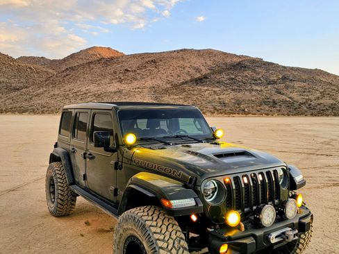 Used 2023 Jeep Wrangler Unlimited Rubicon 392 w/ Trailer Tow Package AWD/4WD image 10