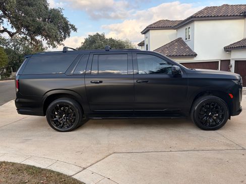 Used 2021 Cadillac Escalade ESV Sport w/ Driver Assist Tech Package image 1