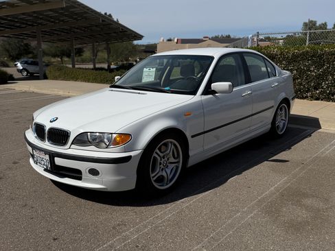 Used 2003 BMW 330i Sedan image 4