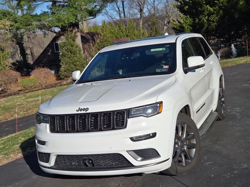 Used 2018 Jeep Grand Cherokee High Altitude image 1