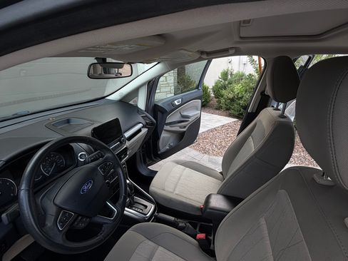 Used 2019 Ford EcoSport SE image 9