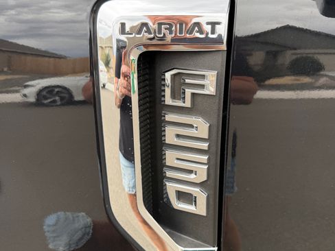 Used 2020 Ford F250 Lariat w/ Lariat Ultimate Package AWD/4WD image 32