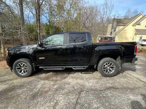 Used 2016 GMC Canyon SLE w/ All Terrain Package image 4