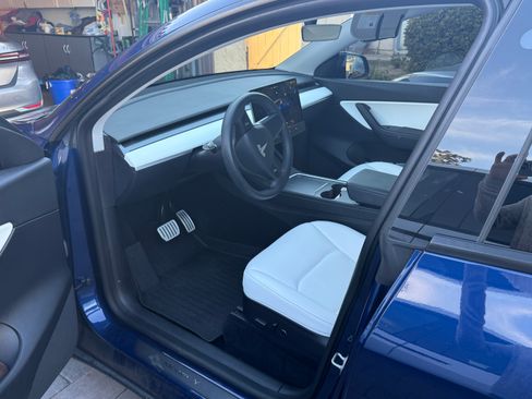 Used 2022 Tesla Model Y Performance image 6