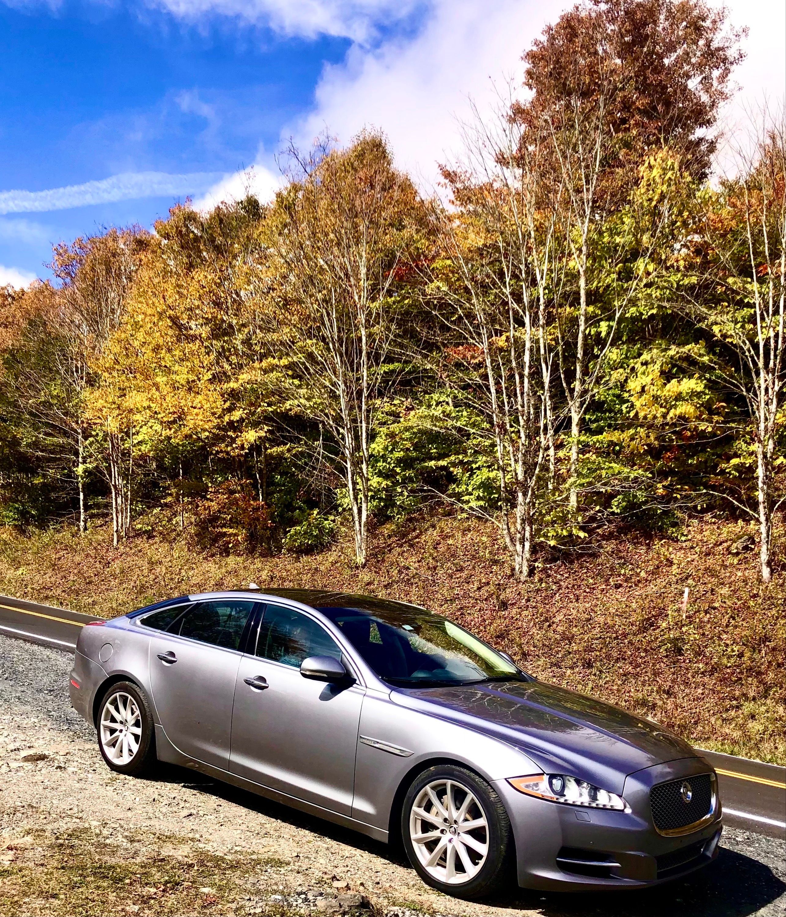 Used 2013 Jaguar XJ AWD image 2