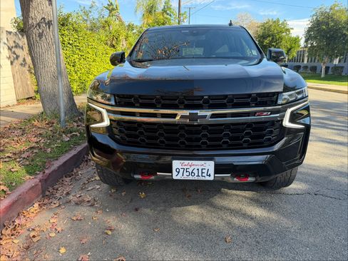 Used 2022 Chevrolet Suburban Z71 image 2
