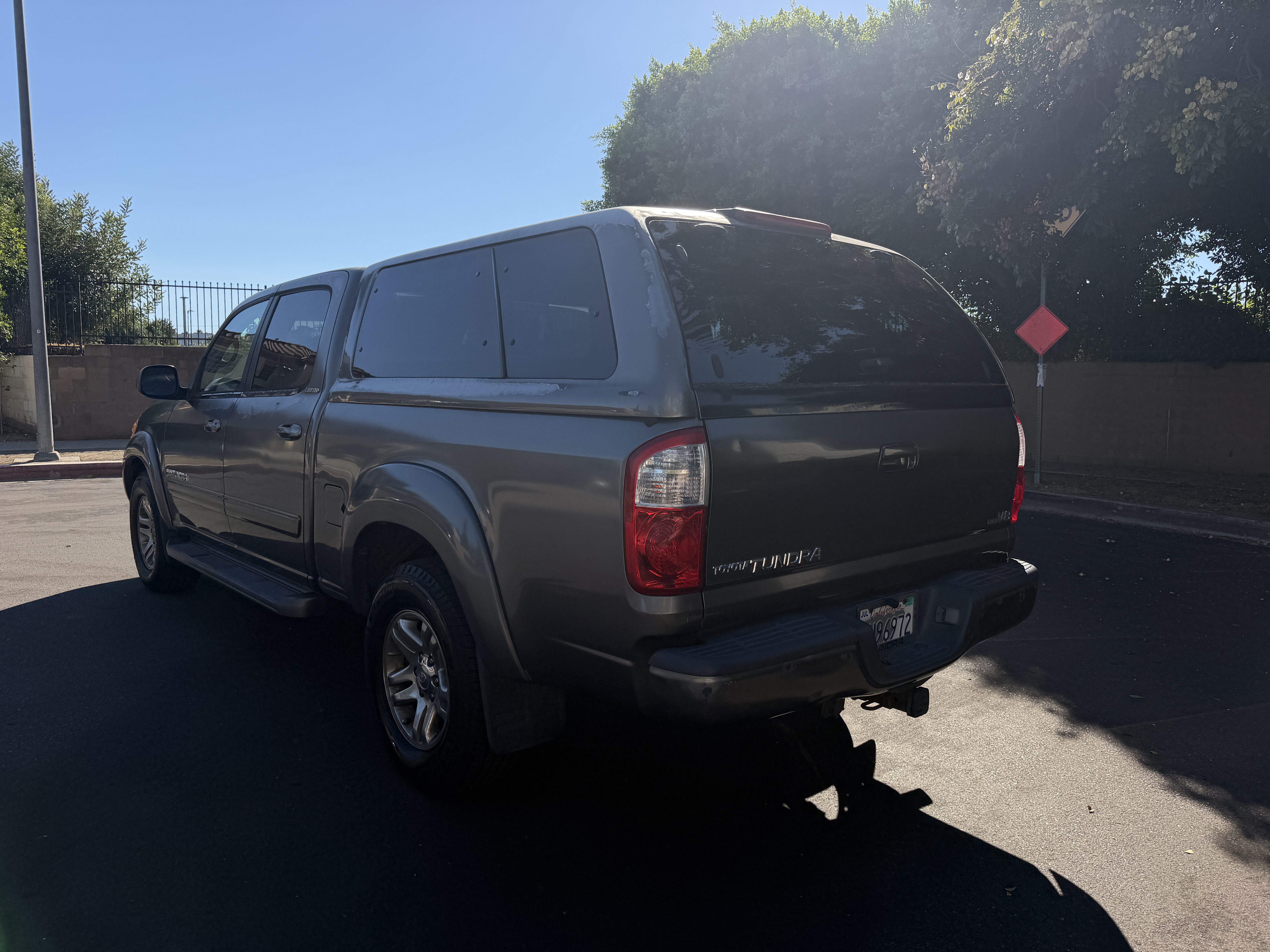 Used 2004 Toyota Tundra Limited w/ Towing Pkg RWD image 9