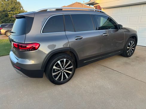 Used 2022 Mercedes-Benz GLB 250 4MATIC image 9