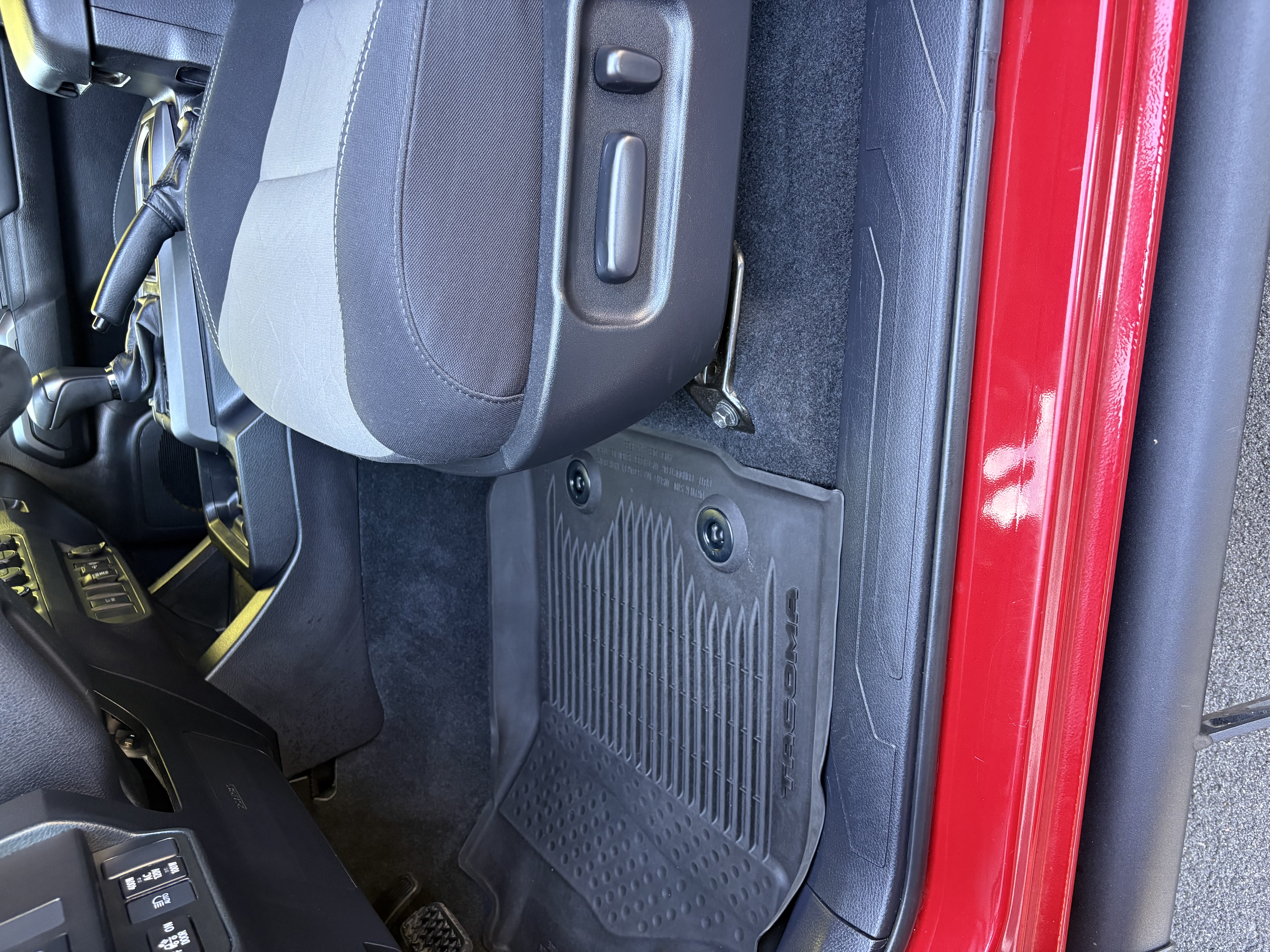 Used 2021 Toyota Tacoma TRD Off-Road AWD/4WD image 6