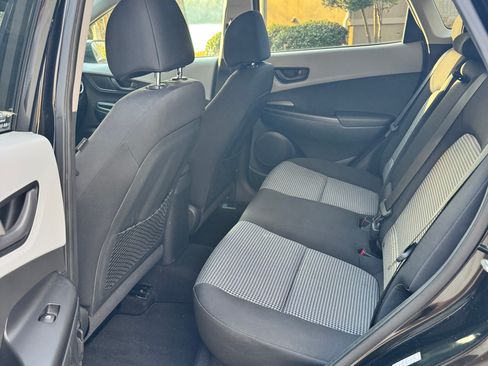 Used 2018 Hyundai Kona SEL image 6