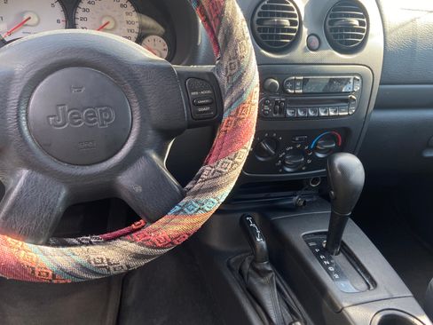 Used 2003 Jeep Liberty Sport image 6