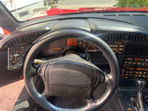 Used 1993 Chevrolet Corvette Coupe image 11