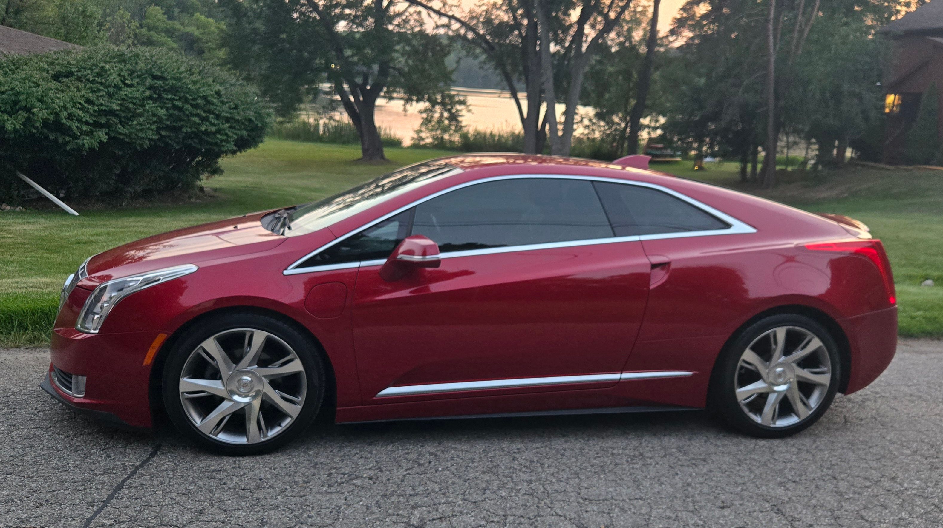 Used 2014 Cadillac ELR w/ Luxury Package FWD image 2