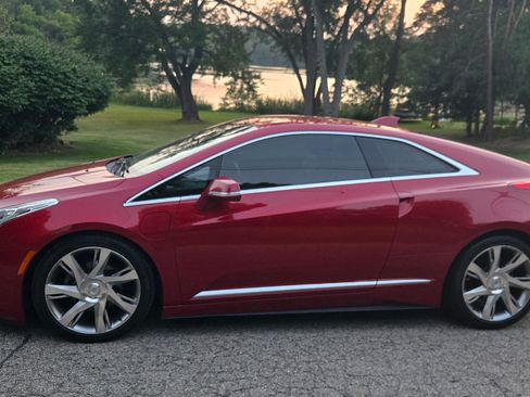 Used 2014 Cadillac ELR w/ Luxury Package FWD image 2