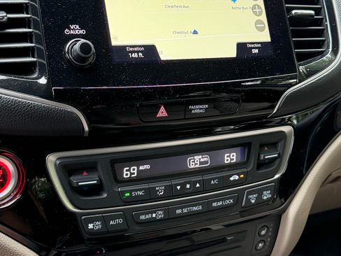 Used 2019 Honda Pilot Elite image 11