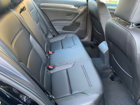 Used 2020 Volkswagen Golf 4-Door image 10