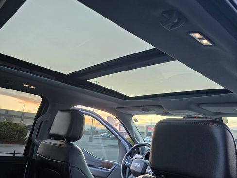 Used 2022 Ford F150 Lariat w/ Max Trailer Tow Package image 16