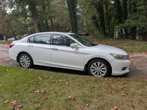 Used 2014 Honda Accord EX-L image 2