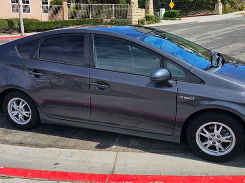 Used 2010 Toyota Prius Five image 6