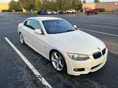Used 2012 BMW 335i Convertible image 14